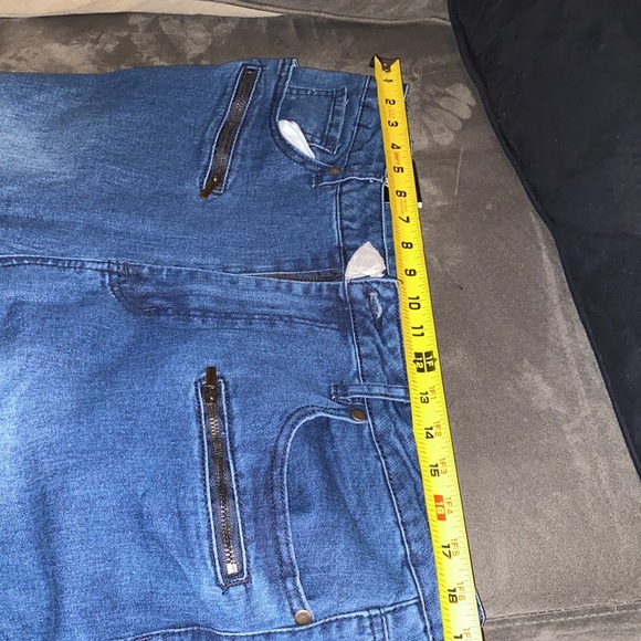 Plus Jeans - Picture 6 of 8